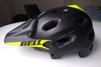Bell Super DH MIPS zu verkaufen