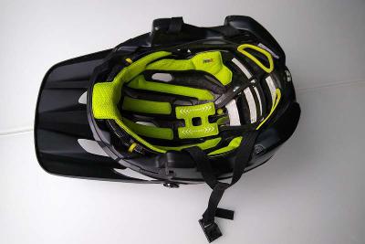 Bell Super DH MIPS zu verkaufen