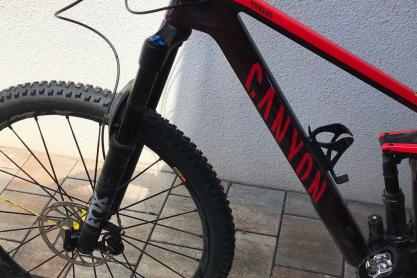 Canyon Strive CF 5.0 29 Mountainbike zu verkaufen