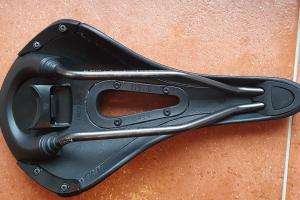 Fizik Sattel Fizik Aliante R3 Open zu verkaufen