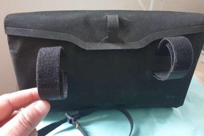 Apidura Lenkertasche 2,5 Liter zu verkaufen