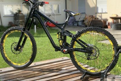 Kona ==> KONA Carbon Operator DL zu verkaufen