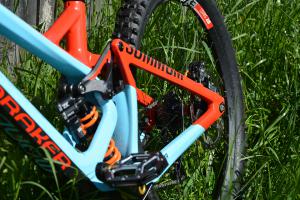 Mondraker Downhill Summum Carbon zu verkaufen