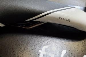 Fizik Thar Sattel 29er Kium Rails zu verkaufen