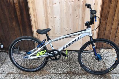 Thrill Expert BMX-RAD zu verkaufen