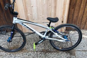 Thrill Expert BMX-RAD zu verkaufen