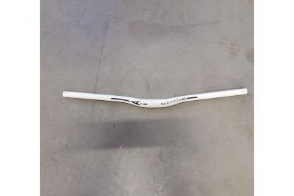 Aerozine XH1.0B 680mm Lenker Rizer MTB zu verkaufen