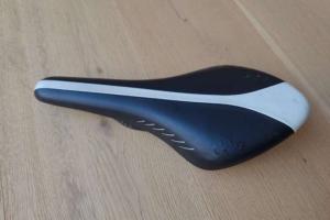 Fizik Arione Carbon Sattel Rennrad zu verkaufen