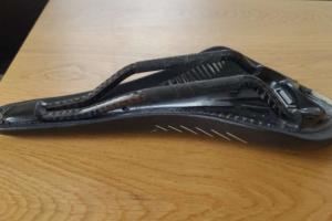 Fizik Arione Carbon Sattel Rennrad zu verkaufen