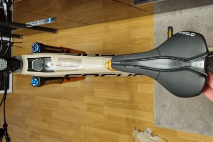 Focus Sam2 6.9 2022 zu verkaufen