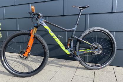  XX1 AXS Race Fullsuspension zu verkaufen