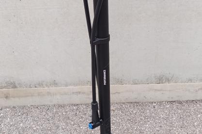PRO Bike Gear Kompressor Team & zu verkaufen
