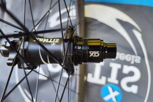 XeNTiS Squad 3.0 Carbon Boost  zu verkaufen