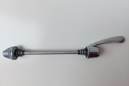 Shimano 600 Tricolor Schnellspanner  zu verkaufen