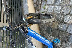 Mondraker Crafty RR Carrera Blue Large zu verkaufen