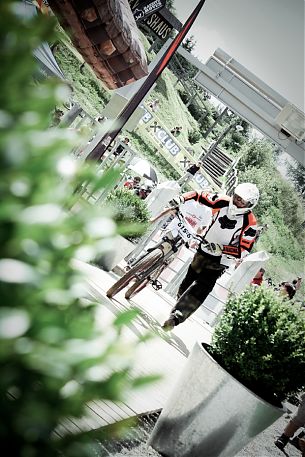 24h Downhill - Race the Night