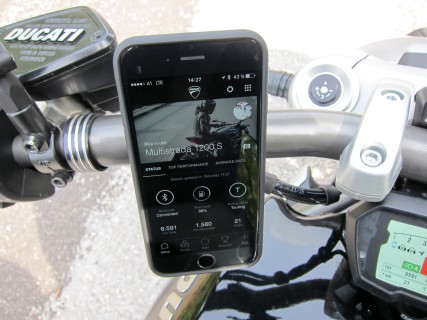 Motorrad-App mit Statusinfos oder Live-Telemetriedaten