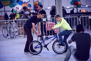 boten am Samstag und Sonntag mehrmals täglich Workshops an, die nicht nur die Kids begeisterten. Fahrräder konnten vor Ort geliehen werden.