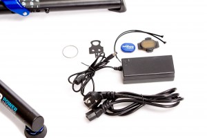 Wahoo RPM Kadenz Sensor, Netzadapter für 110/220V, Scheibenbremsen-Transportsicherung, 1,88 mm Spacer für 10-fach Kassetten