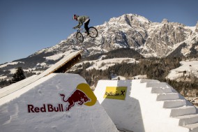 Simon Pages: 360 Bar Spin