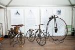 Fahrrad (1817: Laufmaschine von Karl Drais) schien der