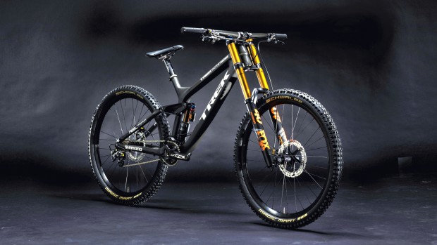 Weltcupkurse haben unterschiedliche Eigenheiten - da macht es nur Sinn, auch das Material anzupassen, oder? Rennradfahrer, Skifahrer und Windsurfer wählen ja auch zwischen Special Weapons for Special Conditions. Session Carbon 29.