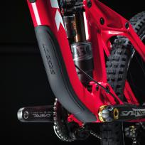 OCVL Mountain Carbon ist das einzige Rahmenmaterial, welches vorerst für das neue Session geplant scheint. Der Carbon Armor rund um die exponierten Stellen schützt den Rahmen vor Schlägen und Stürzen.