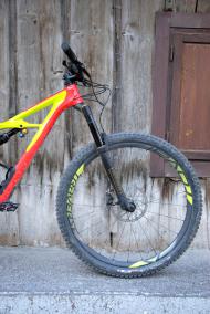 Tiefer, flacher, länger - und mit Öhlins RXF 36.