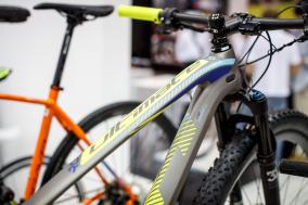 und Fox 32 SC Factory kommt auf knappe € 5.000,-