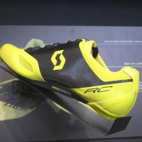 Der Road RC SL wiegt in Größe 8,5 nur 245 g.