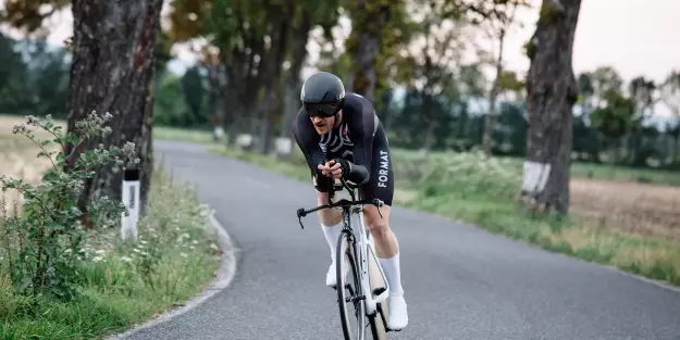 Giro Aerohead Ultimate Mips Helm