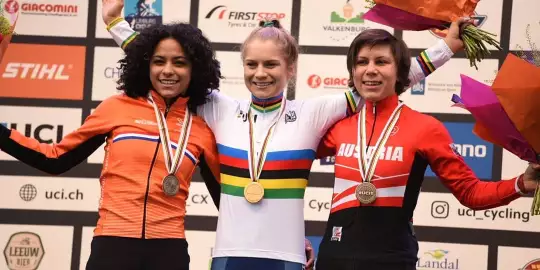 Nadja Heigl gewinnt Bronze bei CX-U23 WM