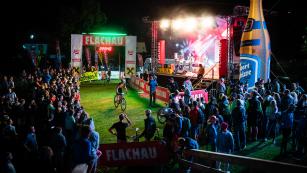 Bildbericht Bike Night Flachau 2018
Spitzenstimmung und Spitzenleistungen bei der achten Auflage des spektakulÃ¤ren Flutlicht-Rennens am Flachauer Weltcuphang.