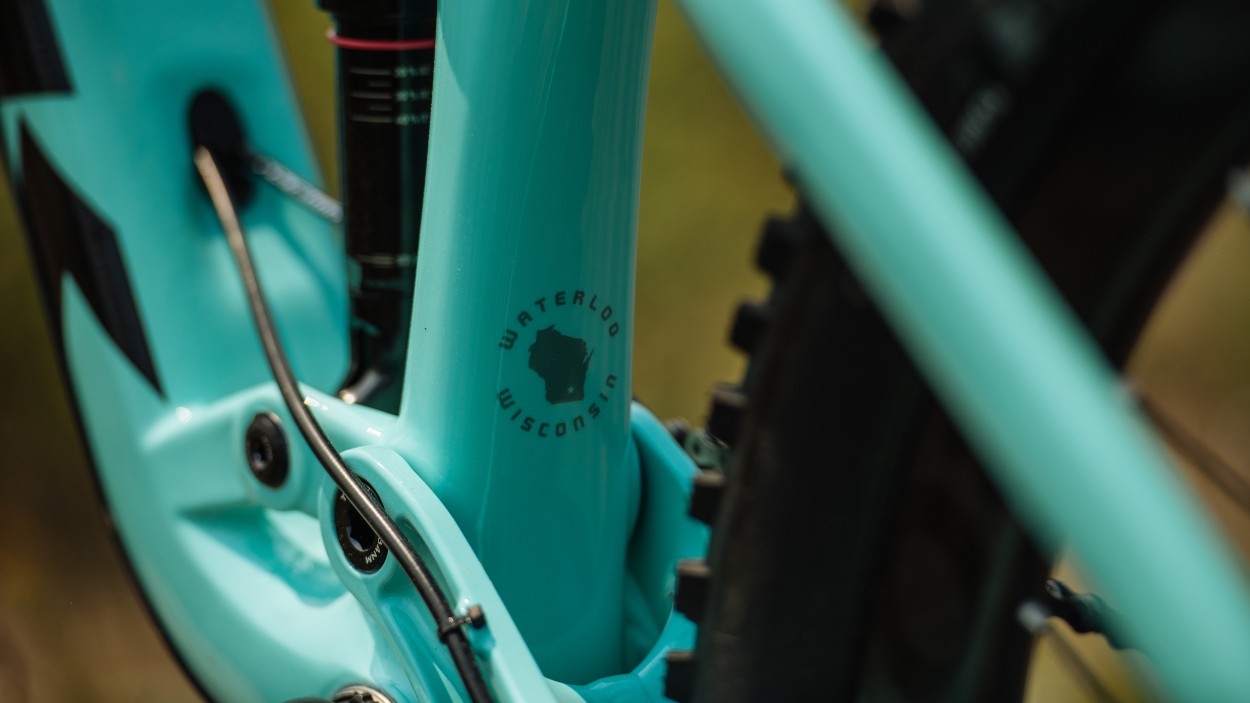 Gerne auch in Farbe - Trek bietet 2019 all seine Räder endlich auch wieder in mutigen Farbkombinationen an.