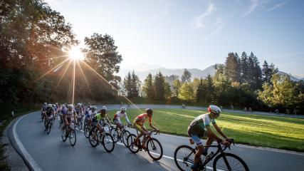 Kufsteinerland Radmarathon 2018 Bildbericht

Bei spätsommerlichem Radwetter lockte die dritte Auflage 550 Athleten aus 16 Nationen nach Kufstein.