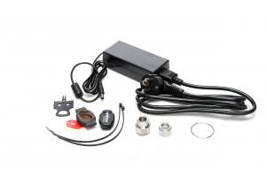 Wahoo RPM Cadence Sensor, Netzadapter für 110/220V, Scheibenbremsen-Transportsicherung, Spacer für 10-fach Kassetten und Steckachsen-Adapter