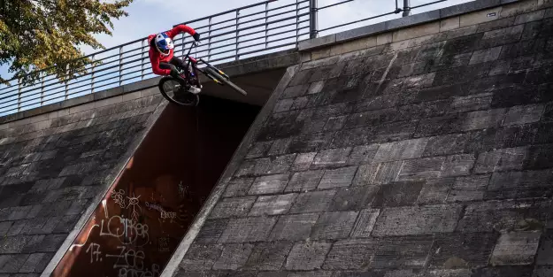 Video: Follow Fabio