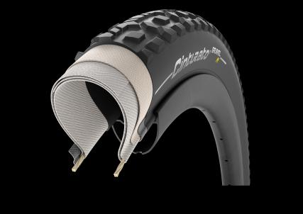 Pirelli Cinturato Gravel M für Mixed Terrain
Offeneres Profil mit ausgeprägteren, flachen Stollen für gemischte Untergründe wie Waldböden und Wanderwege auf kompakter Erde sowohl unter trockenen als auch unter nassen Bedingungen.