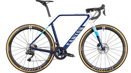 Topmodell: Canyon Inflite CF SLX 9 Team - 2-fach Ultegra & 7,6 kg.