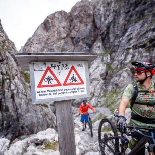 Komplizentour - Bikebergsteigen in Südtirol & Co.