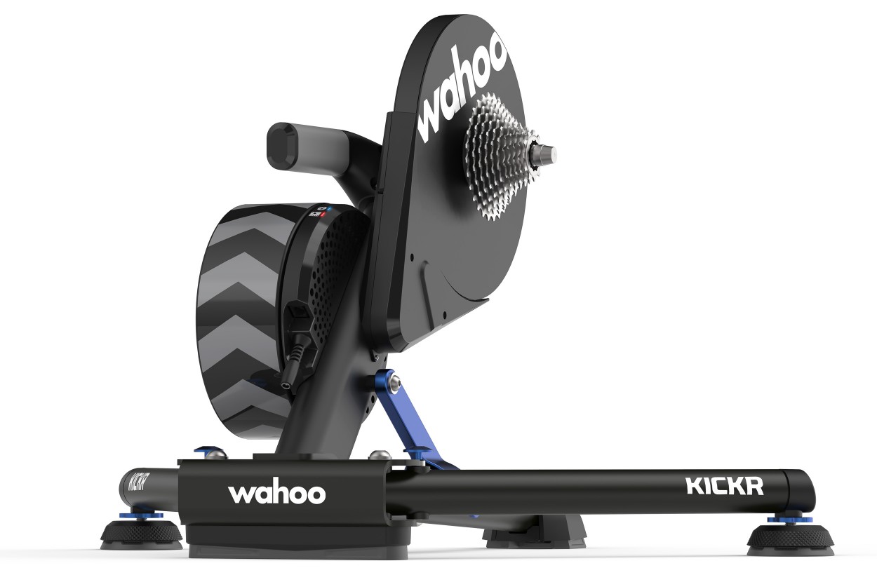 Wahoo KICKR 2020 aka 5.0 im Ökosystem mit Headwind & Climb