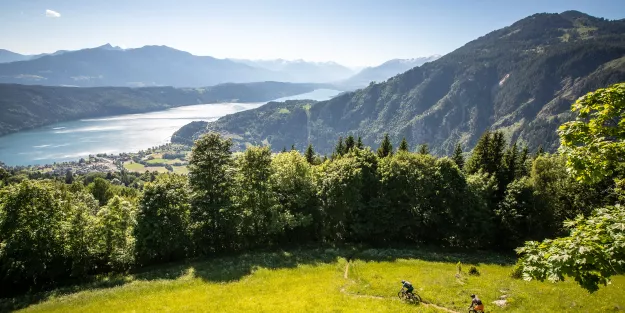 Nockbiken vom Berg zum See