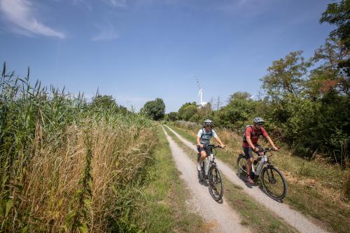 Der Marchfeldkanal-Radweg