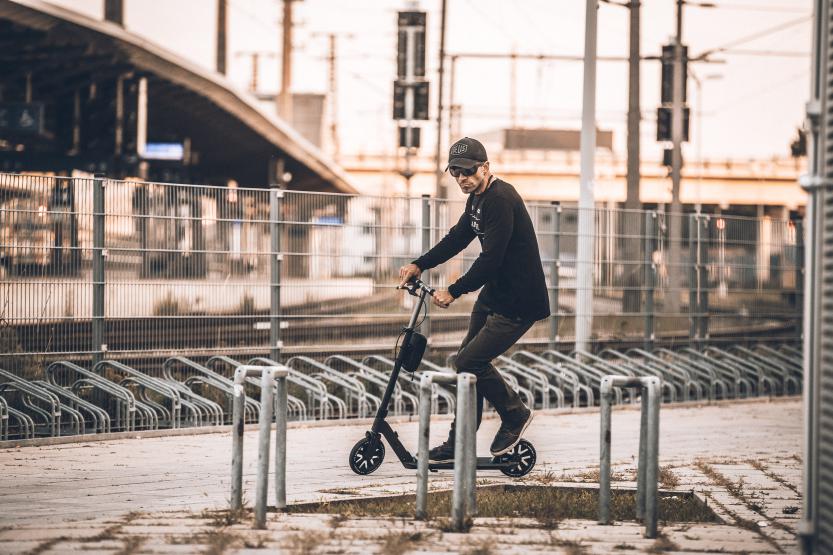 A-TO Ultimo Kick Scooter