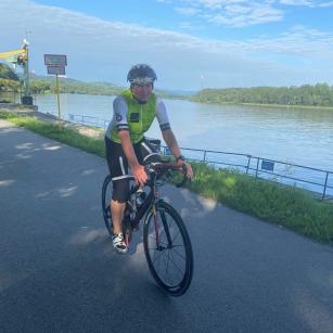 Aktuell pedaliert sie täglich für einen neuen "HMMR" am Donauradweg