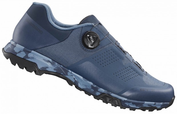 Der ET7 kommt als Herrenmodell in Black und Blue (Größen 40-48) sowie als Damenschuh in Plum (Größen 36-43). UVP: 119,95 Euro