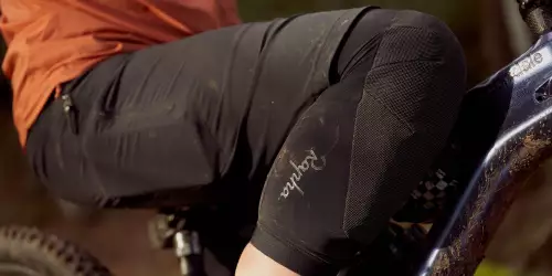 Rapha Trail Knee Pads