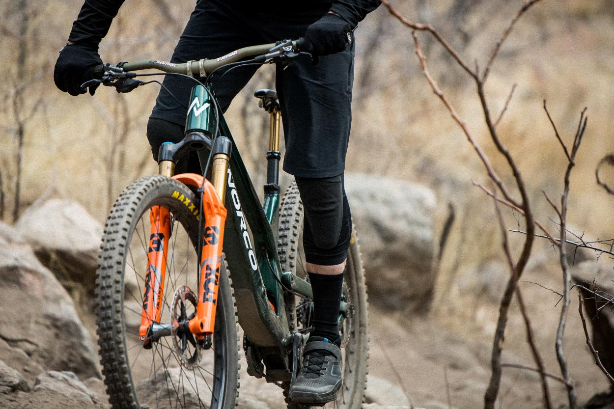 Rapha Trail Knee Pads