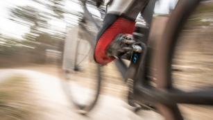 STAGES POWER L - GRX RX810 FACTORY INSTALLStages Cycling baut dir deinen vorhandenen Kurbelarm kostengünstig zu einem präzisen Leistungsmesser um. Wir haben das Service in Anspruch genommen und den einseitigen Powermeter der dritten Generation am Gravelbike getestet.