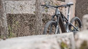 Canyon Spectral:ON CFR LTD 2022Erste Eindrücke und Auftakt zum Langzeittest: Mehr Spaß, weniger Gewicht, höhere Reichweite - das mit Hightech vollgepackte Spectral:ON CFR LTD im Bikeboard Showroom.